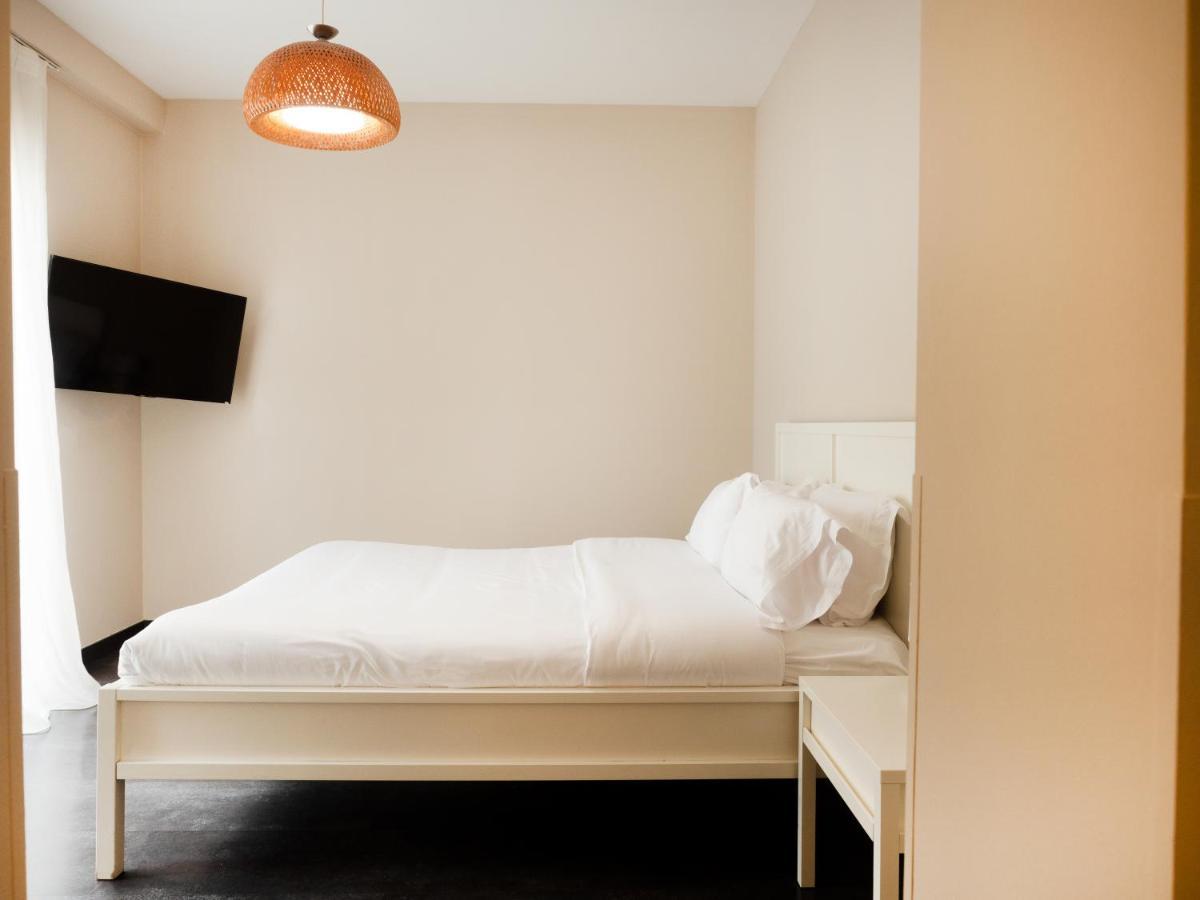 Lake Drive Rooms&Apartments Тирана Экстерьер фото