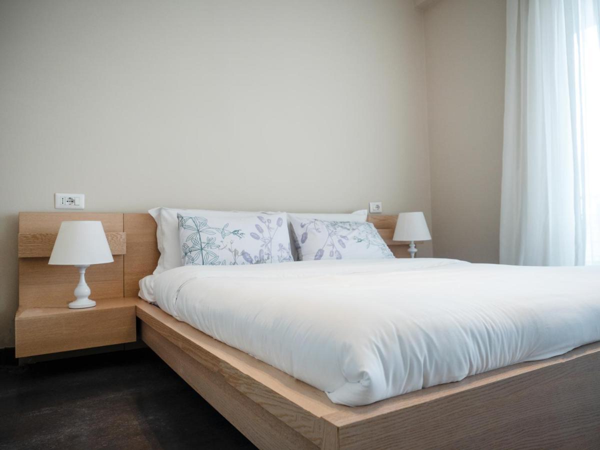 Lake Drive Rooms&Apartments Тирана Экстерьер фото